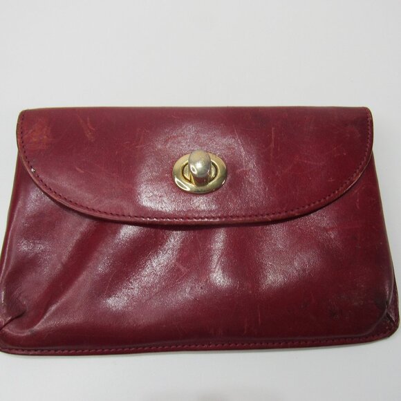 Hobo International Cluth Card Wallet Red Leather Turn Lock Gold Hardware Classic - Picture 1 of 8